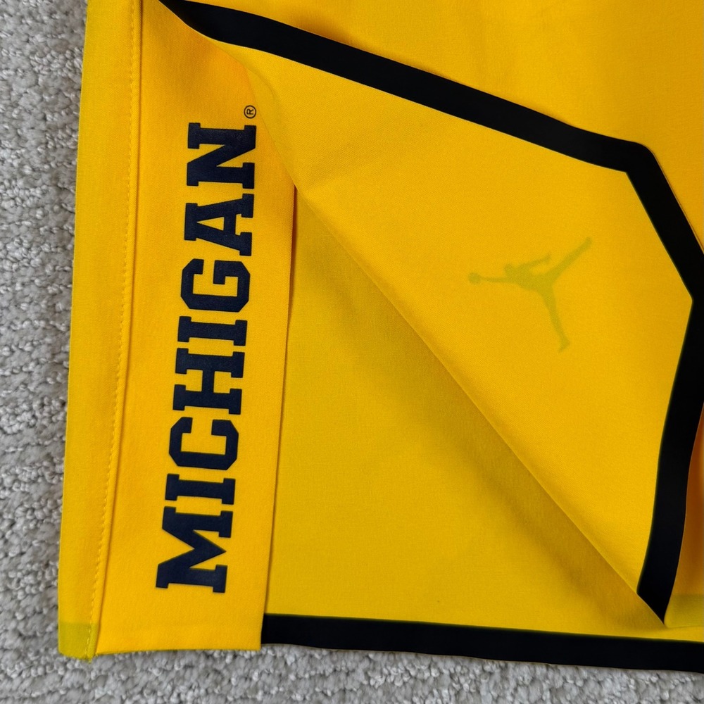 Nike Air Jordan Men Small Michigan Wolverines 11" Yellow Athletic Training Short - Picture 4 of 11